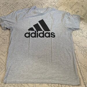 ✨Adidas T-shirt